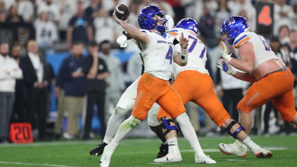 Boise State vs. South Florida prediction, odds: Model's top free college football picks for Week 1 on Thursday