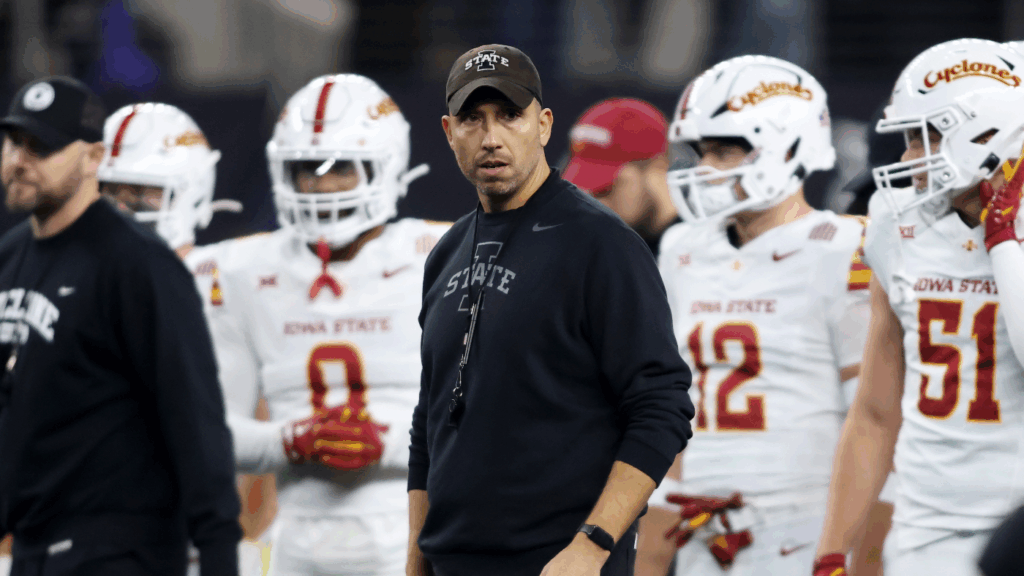 Today's top games to watch, best bets, odds: College football season kicks off, Dodgers-Padres and more