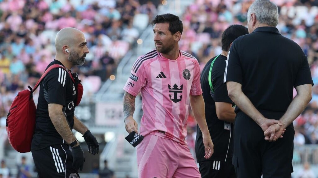 Lionel Messi injury: Argentina superstar leaves in 11th minute of Inter Miami's Leagues Cup clash