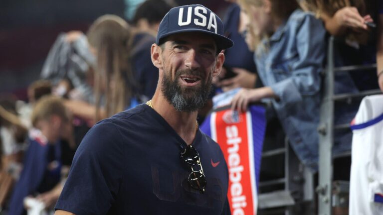 WATCH: Michael Phelps teaches Ravens how to swim, gives motivational speech alongside Ray Lewis