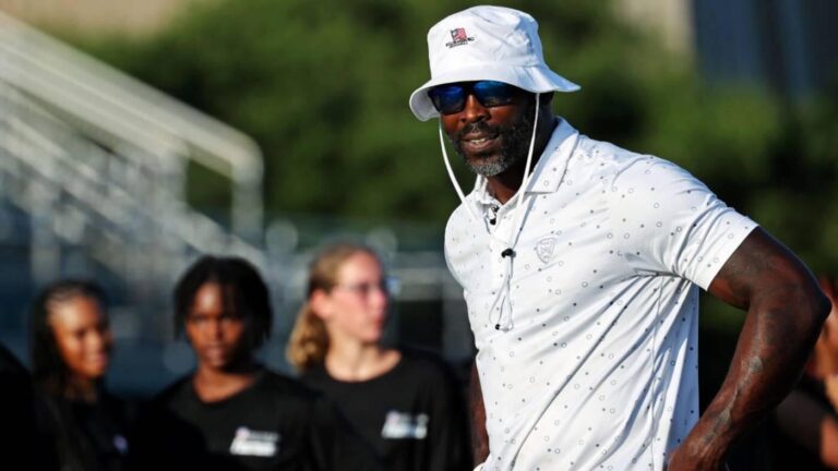 Michael Vick falls in college football coaching debut as Norfolk State suffers ugly loss to Towson