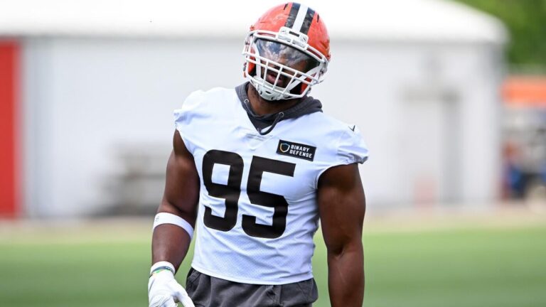 Eagles-Browns joint practice takeaways: Myles Garrett gives O-line fits; Philly run game as strong as ever