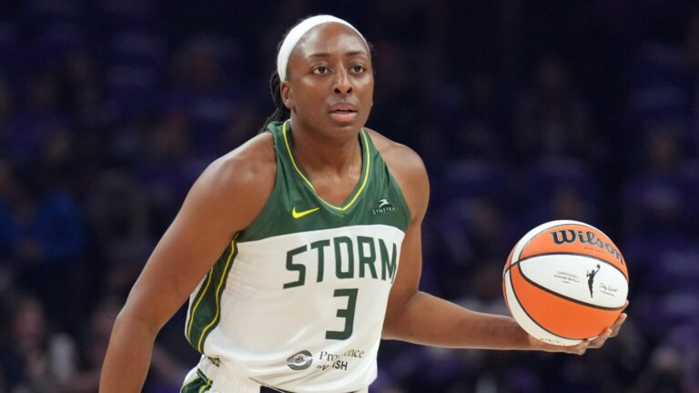 Today's top games to watch, best bets, odds: Important WNBA battle, full MLB slate and more