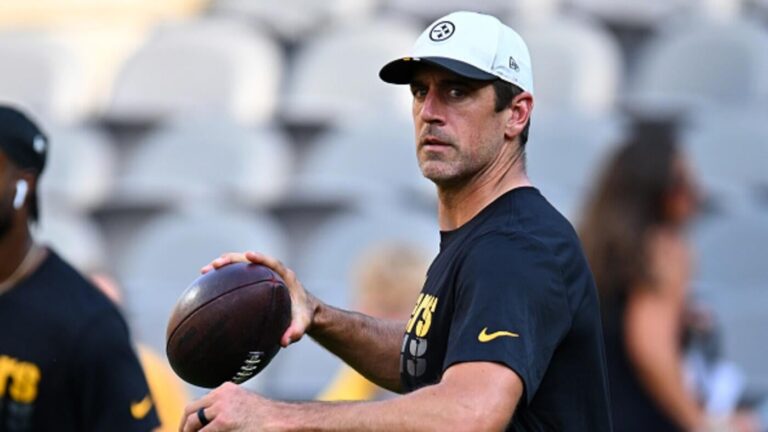 Aaron Rodgers challenges Steelers OL after hit on another QB: 'Don't you ever let that happen again'