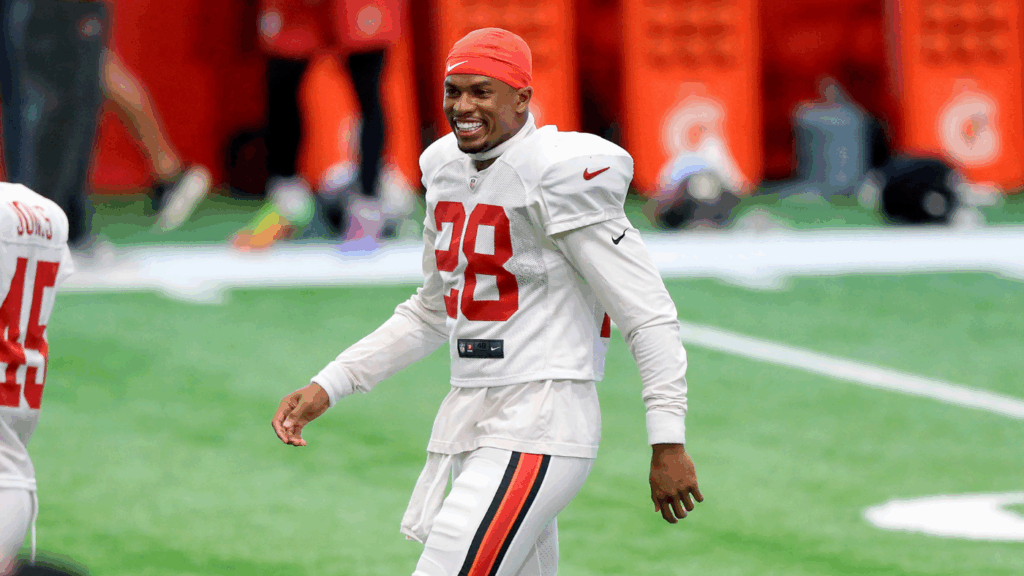 Shilo Sanders has 'got a chance' to make Buccaneers 53-man roster, Todd Bowles says