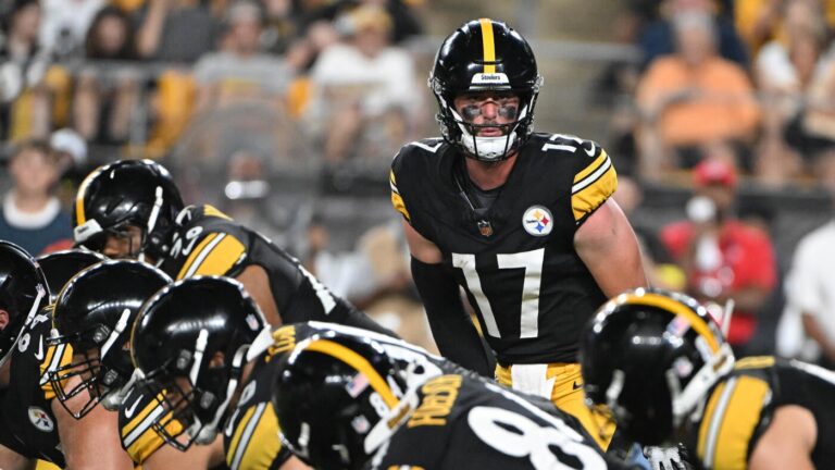 Panthers vs. Steelers odds, predictions, time: Expert on 25-12 roll gives free 2025 NFL Week 3 preseason picks