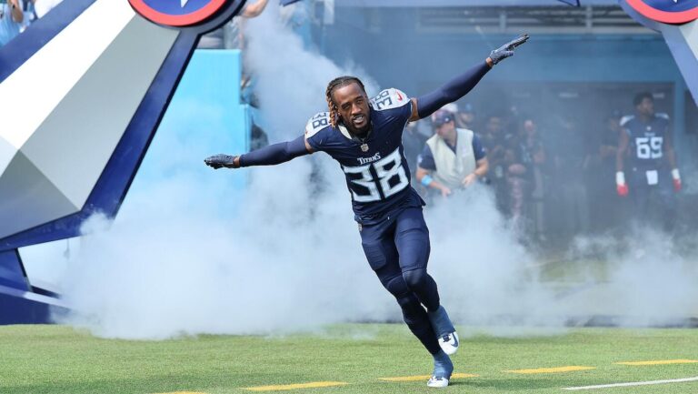 Titans activate L'Jarius Sneed from PUP after quad injury, knee clean-up procedure