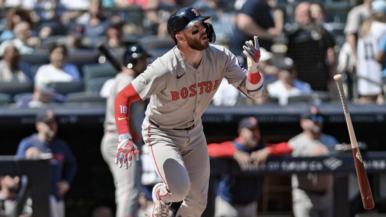 Red Sox hammer Yankees: Boston posts eighth straight win over New York to match 2009 streak vs. AL East rival