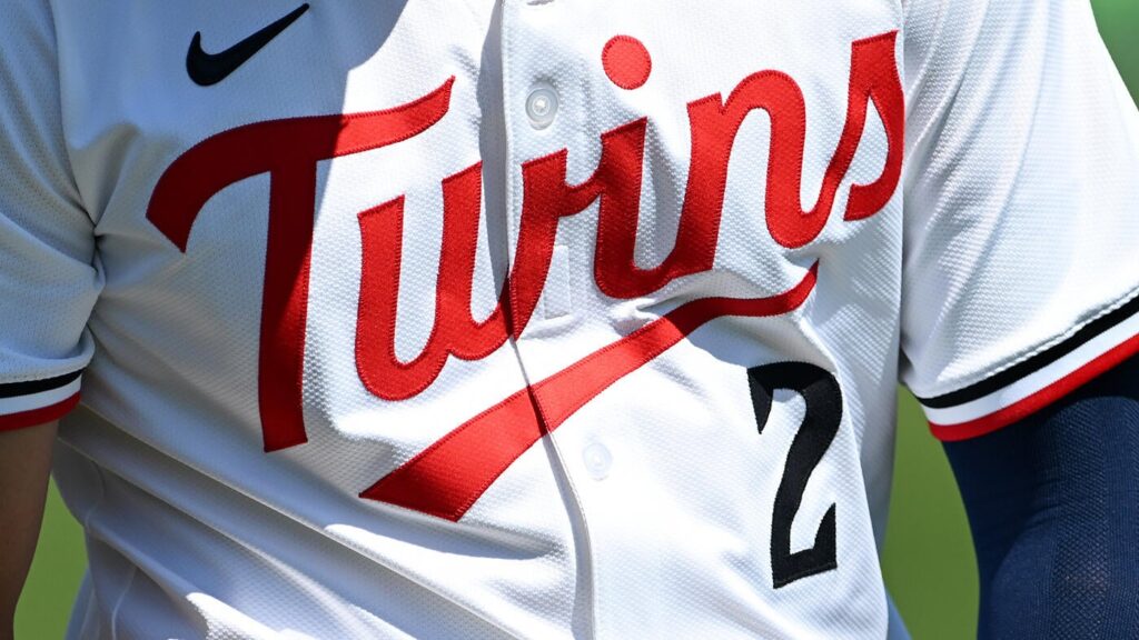 Twins sale: 'Momentum' building toward deal after Minnesota trades away 10 of 26 players on active roster