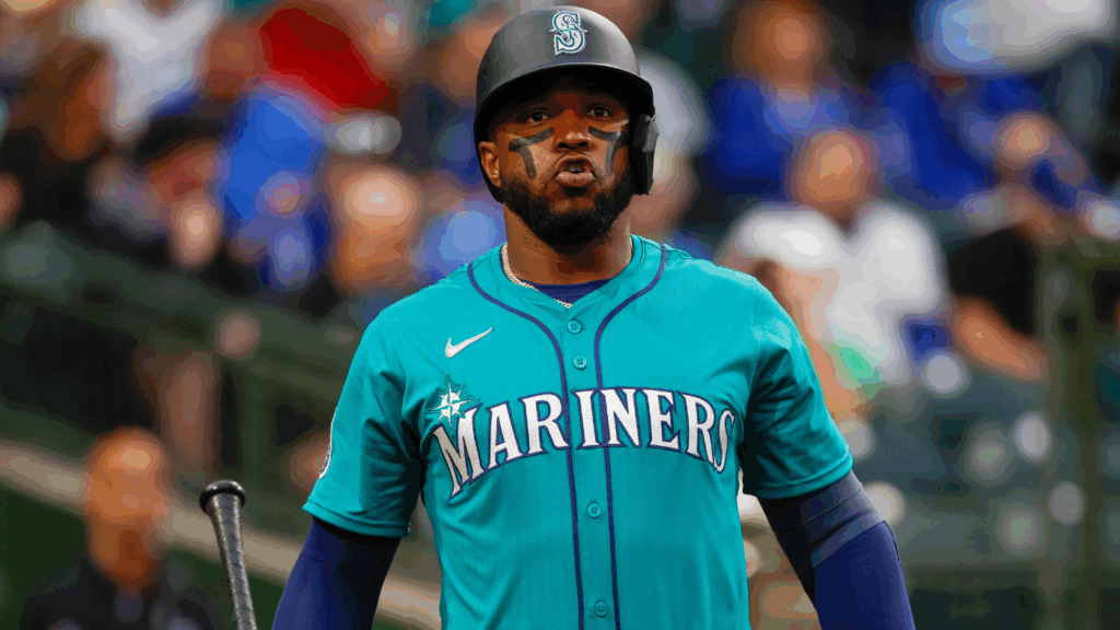 Mariners' Victor Robles throws bat toward pitcher after getting hit in rehab game, issues apology