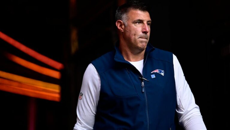 WATCH: Mike Vrabel breaks up another Patriots practice fight, this time with Vikings on his 50th birthday