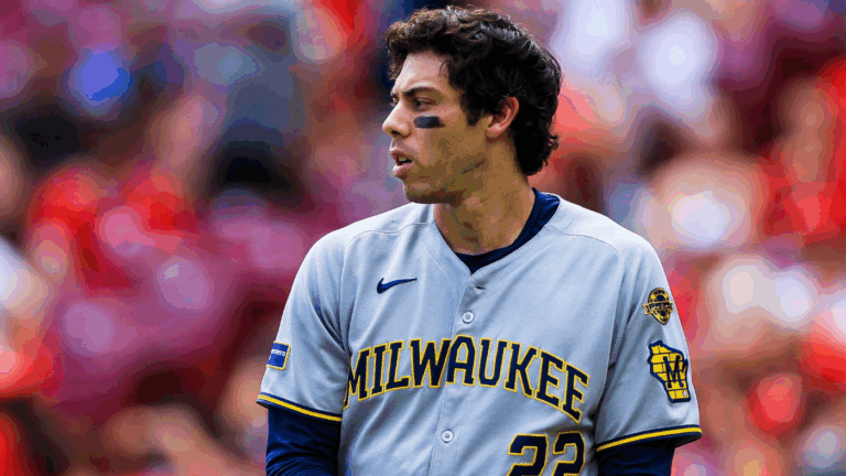 Brewers' winning streak snapped at 14 as Reds' walk-off gives Milwaukee its first loss of August