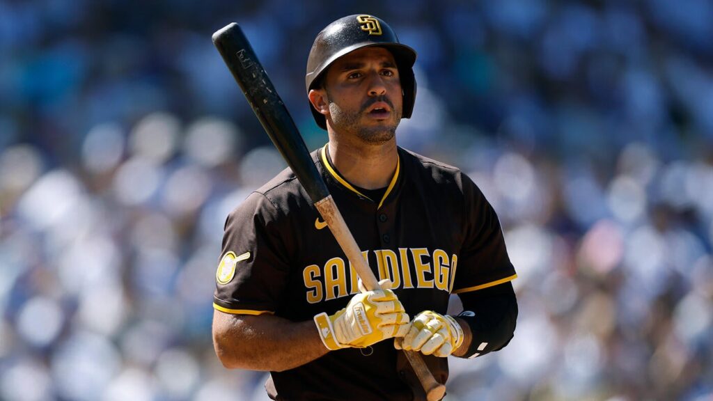 Padres' Ramón Laureano to miss start of playoffs after fracturing finger vs. Brewers