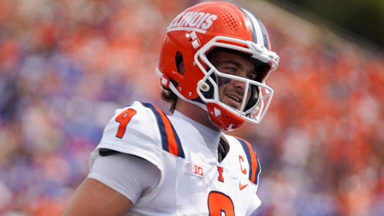 College Football Playoff Rankings projection: Miami keeps ascending as Texas A&M, Illinois enter the mix