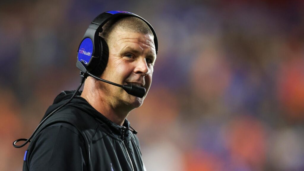 College football winners, losers in Week 2: Florida's Billy Napier under fire, Arch Manning finds favorite WR