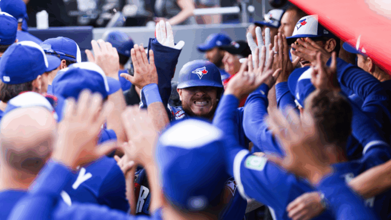Blue Jays clinch AL East for the first time since 2015: Toronto holds off Yankees, secures No. 1 playoff seed