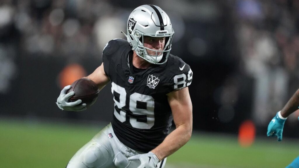 Fantasy Football Week 3 Tight End Preview: Projections, numbers to know, and more