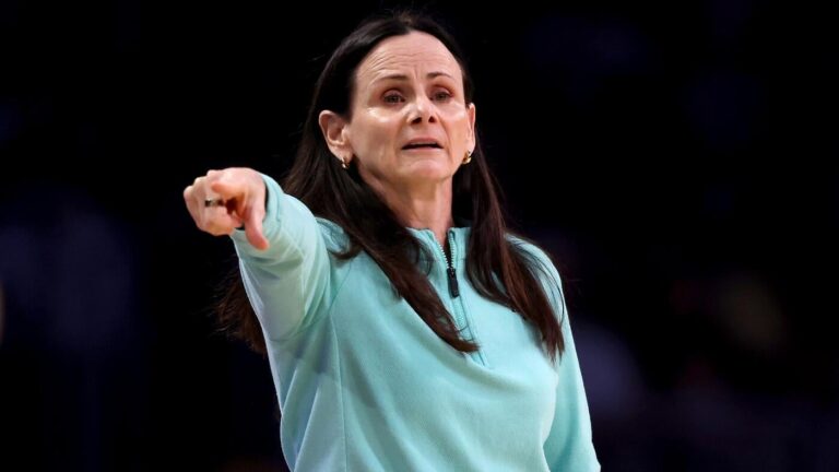 New York Liberty make coaching change as team chooses to not renew Sandy Brondello's contract