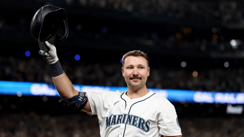 Mariners' Cal Raleigh becomes first MLB player with 60-homer season since Yankees' Aaron Judge