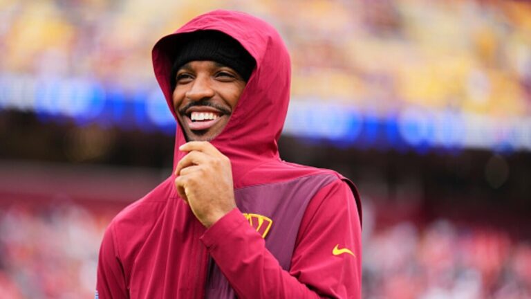 Jayden Daniels injury: Commanders QB remains day-to-day with knee sprain