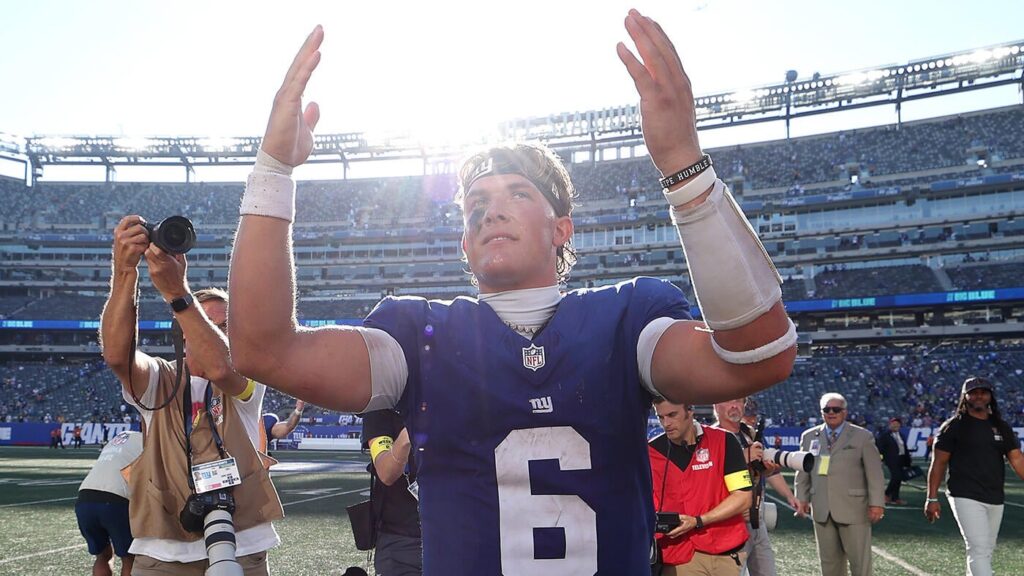 NFL Week 4 grades: Giants earn an 'A' for huge upset over Chargers, Eagles earn high mark for moving to 4-0