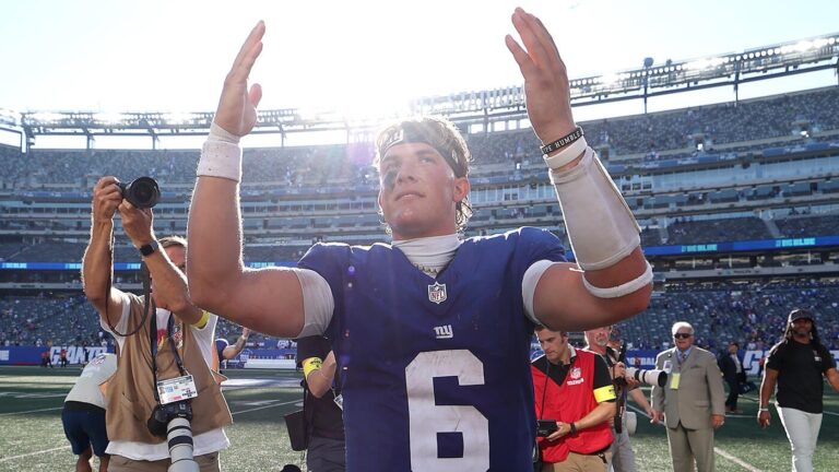 NFL Week 4 grades: Giants earn an 'A' for huge upset over Chargers, Eagles earn high mark for moving to 4-0