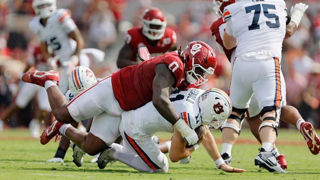 College football winners, losers in Week 4: Oklahoma wreaking havoc up front, seat grows red-hot at Wisconsin