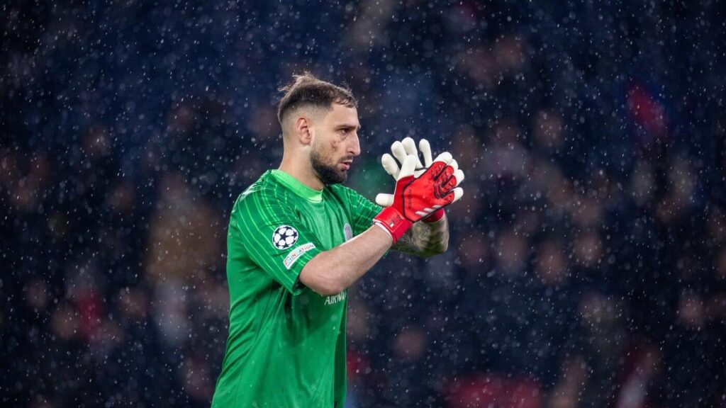 Manchester City vs. Manchester United: Goalkeeper situations highlight huge early season Premier League clash