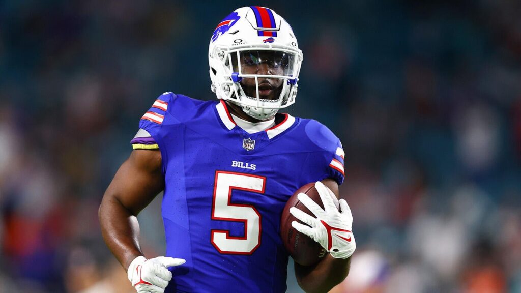 Super Bowl champion Leonard Fournette loves watching Giants rookie Cam Skattebo, pushing for one more NFL shot