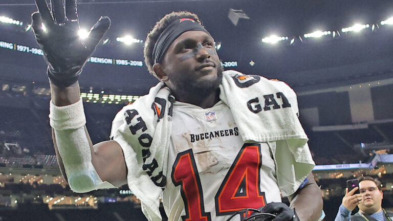 Buccaneers WR Chris Godwin has 'strong chance' to return in Week 4, Emeka Egbuka to play through groin injury