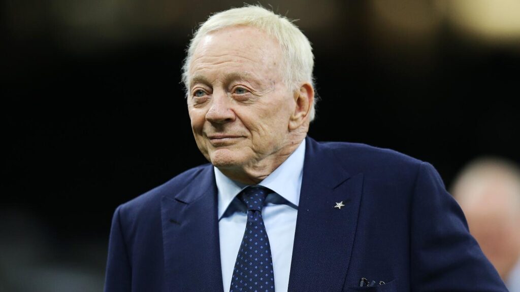 Jerry Jones downplays Micah Parsons' impact with Cowboys: 'We didn't exactly win the Super Bowl'