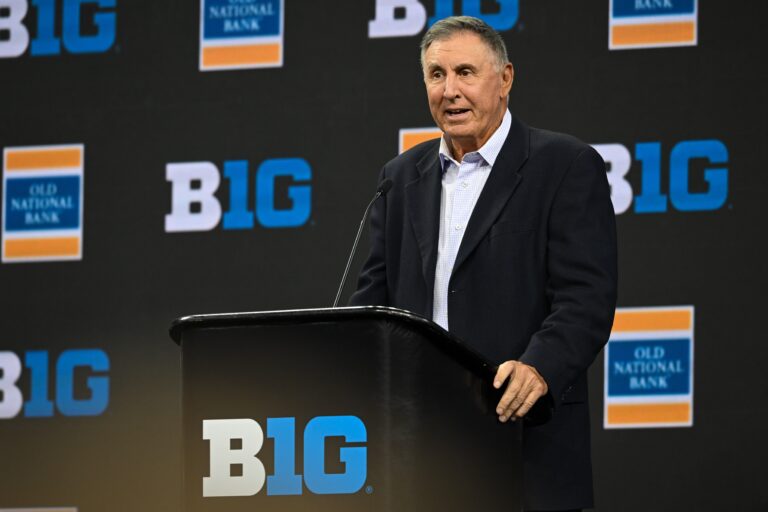 WATCH: Purdue honors CBS Sports college football analyst Gary Danielson during halftime vs. USC