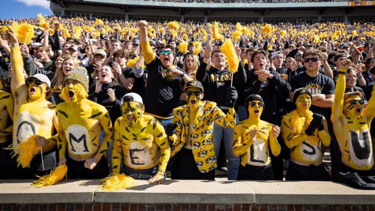 WATCH: Missouri fan throws away chance at $25,000 in field goal challenge by kicking ball at Kansas sideline