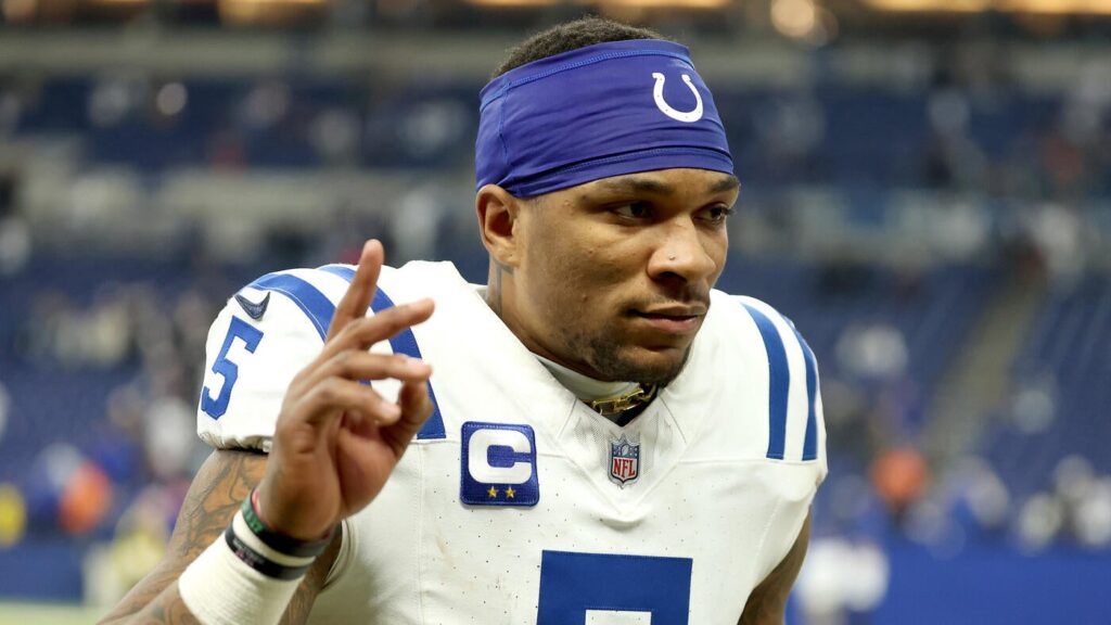 Colts LB defends Anthony Richardson after benching, says Daniel Jones' resurgence proves he can follow suit