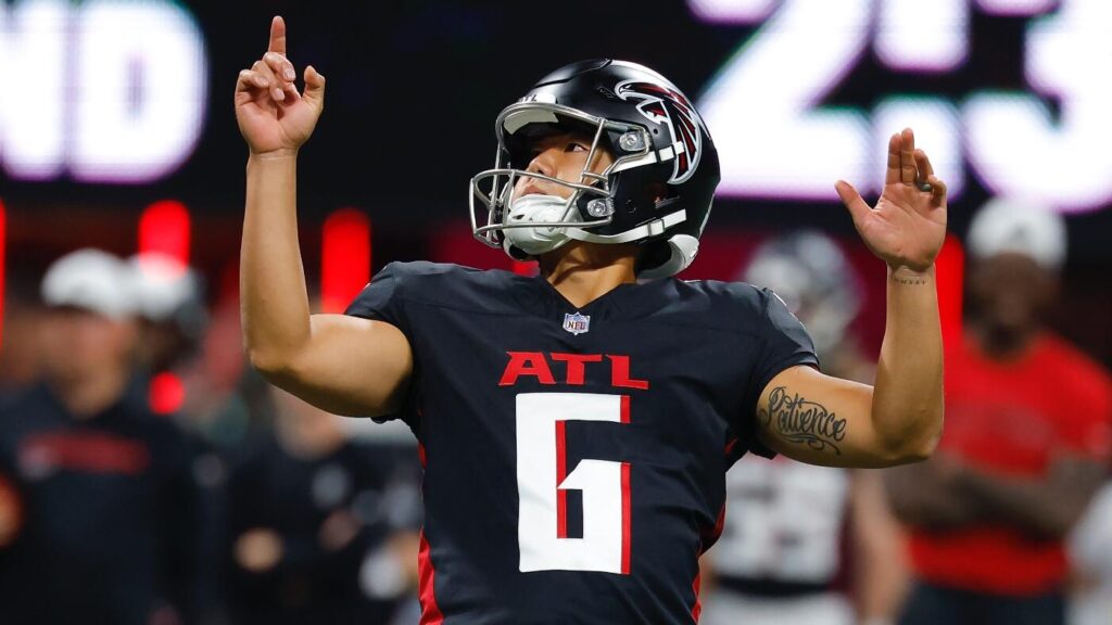 Falcons to elevate Parker Romo from practice squad, scratch kicker Younghoe Koo after Week 1 struggles