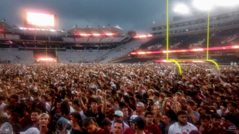 ACC fines Florida State for storming field after Week 1 upset of Alabama as part of new safety regulations
