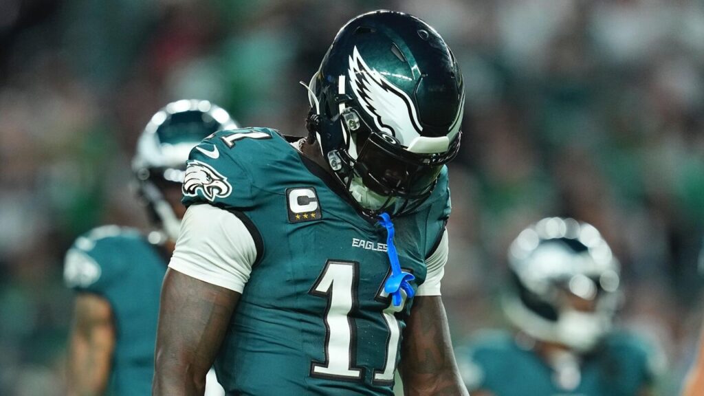 Chad Johnson defends Eagles WR A.J. Brown amidst frustrating start: 'The man wants to contribute'