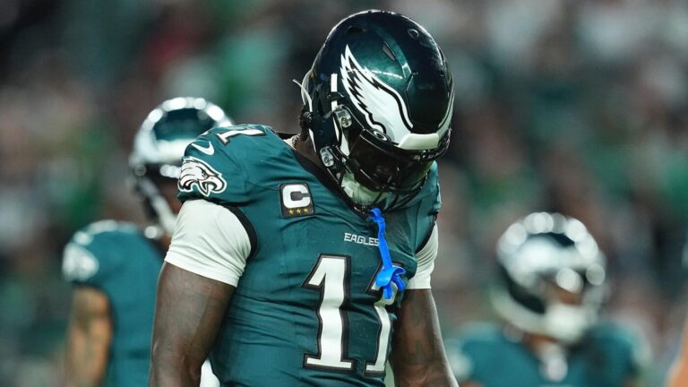 Chad Johnson defends Eagles WR A.J. Brown amidst frustrating start: 'The man wants to contribute'