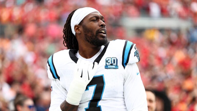 Jadeveon Clowney arrested for trespassing days before signing deal with Cowboys, per report