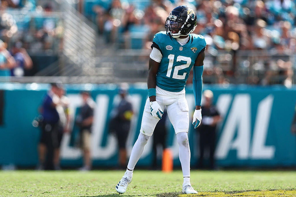 How did Jaguars use Travis Hunter in NFL debut? Jacksonville had noticeable change in snaps for two-way star