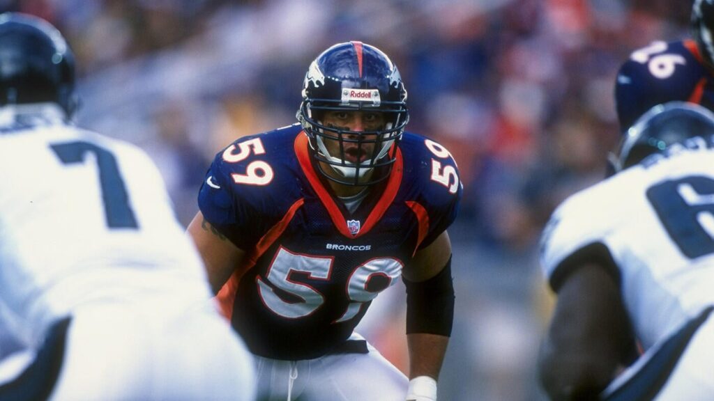 Glenn Cadrez, former LB for Broncos during Super Bowl run, saves man from burning car in fatal highway crash