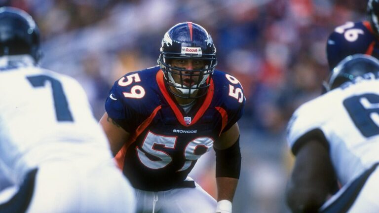 Glenn Cadrez, former LB for Broncos during Super Bowl run, saves man from burning car in fatal highway crash