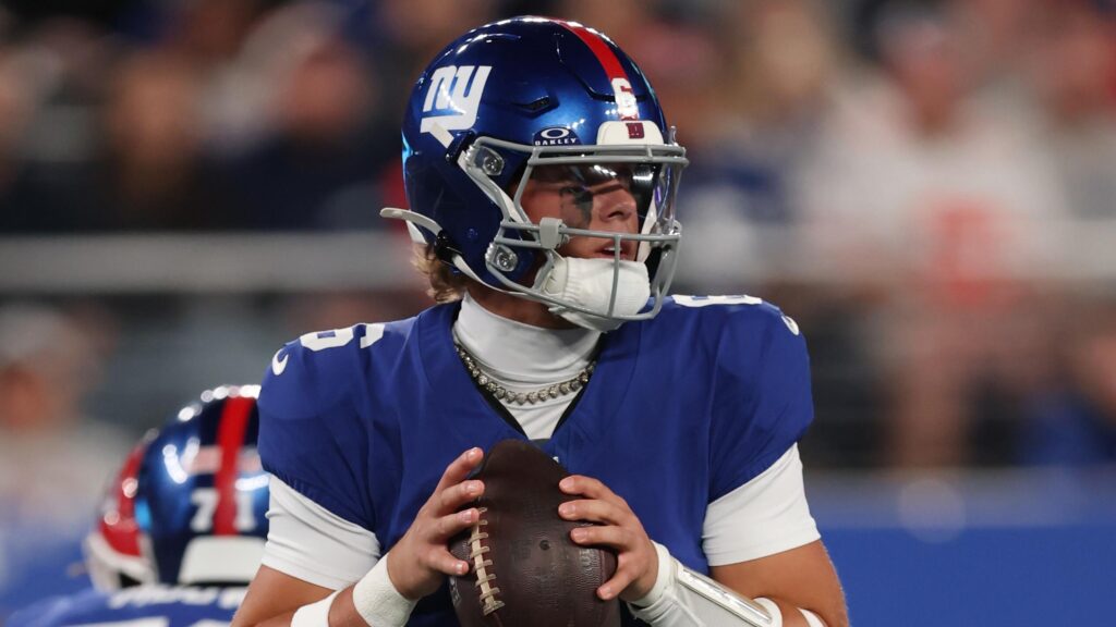 Fantasy Football Week 4 Quarterback Preview: Jaxson Dart debut, plus DFS, streamers, start/sits and more