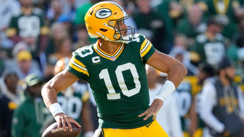 Packers vs. Commanders: Which upstart NFC contender has better QB, WRs, defense? Position-by-position rankings
