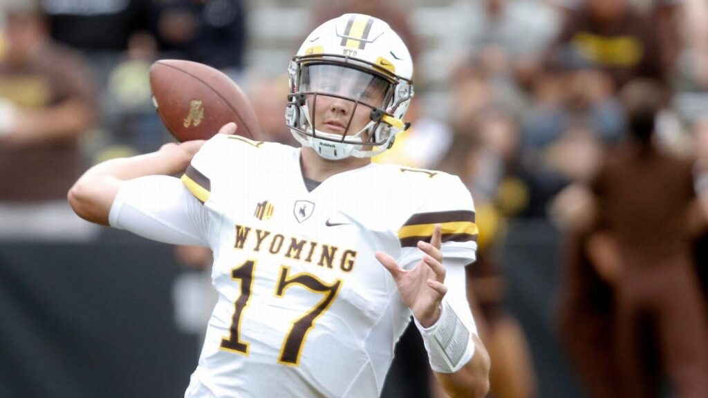 Wyoming to retire Josh Allen's No. 17 jersey during game against Nevada