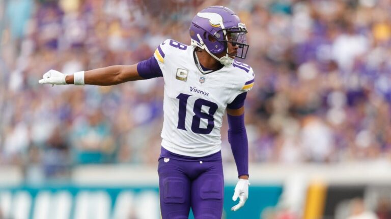 Bears vs. Vikings player props, odds, alt lines, picks: Model backing 22-1 longshot for Monday Night Football