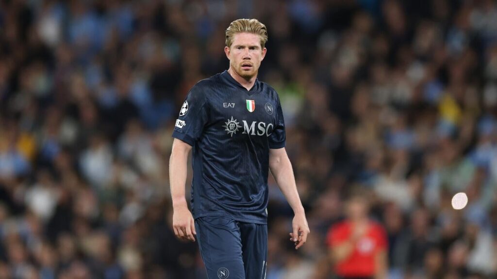Kevin De Bruyne's return to Manchester City lasts just 25 minutes: Napoli star subbed after early red card
