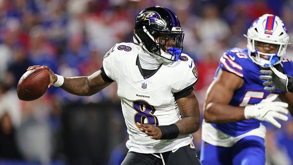 Ravens' Lamar Jackson apologizes to Bills fan he shoved, implores him to 'keep your hands to yourself'
