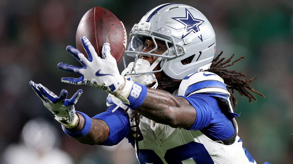 Eagles' victory over Cowboys gets weird: Ranking five most bizarre moments from an ejection to a weather delay