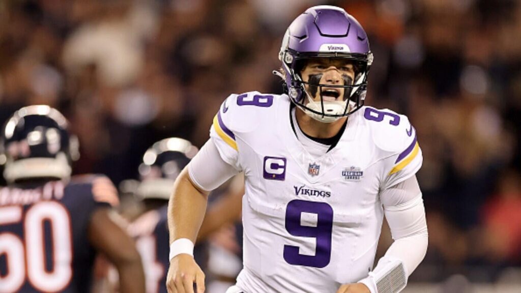 J.J. McCarthy makes NFL history while leading the Vikings to a shocking win over the Bears